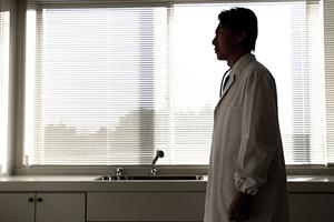 セラミック治療は美容専門の歯科へ